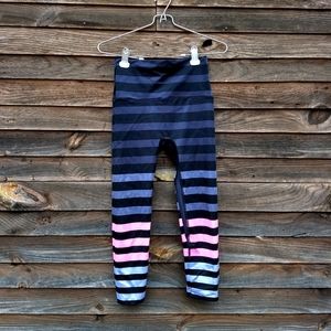 K-DEER April stripe capri leggings